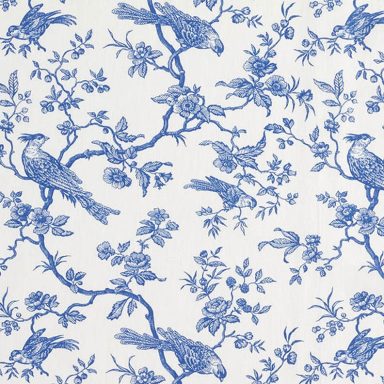 Pájaros en azul Diseño de fondo en azul con aves y flores sobre un fondo blanco.